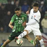 Lucas Blondel (en blanc) titulaire ce soir contre le Luxembourg. KEYSTONE/EPA/ANTHONY ANEX